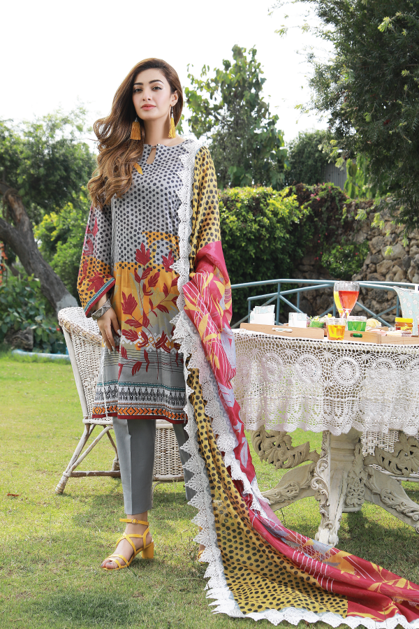 outfits-for-women-in-pakistan